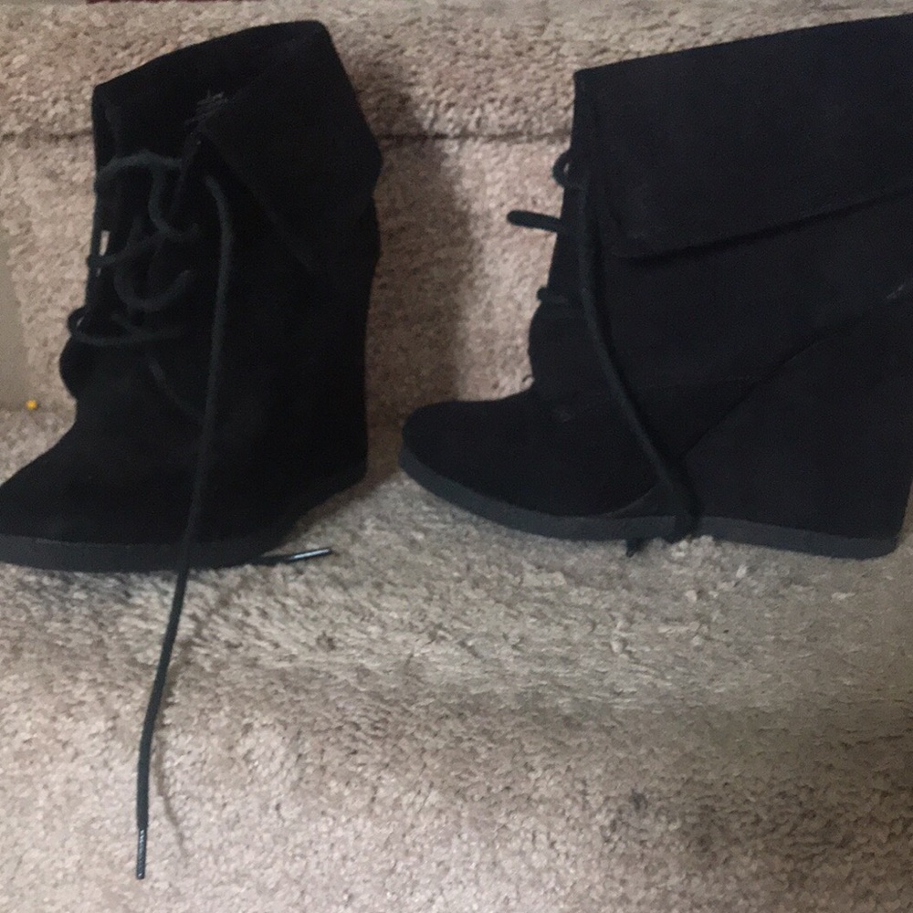 Wedge heels